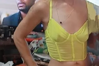 I'M SHORT & SWEET & LOOKING TO... - Image 3