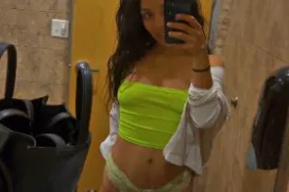 Fav girl Fiji 💦🫦 - 30 - Image 1